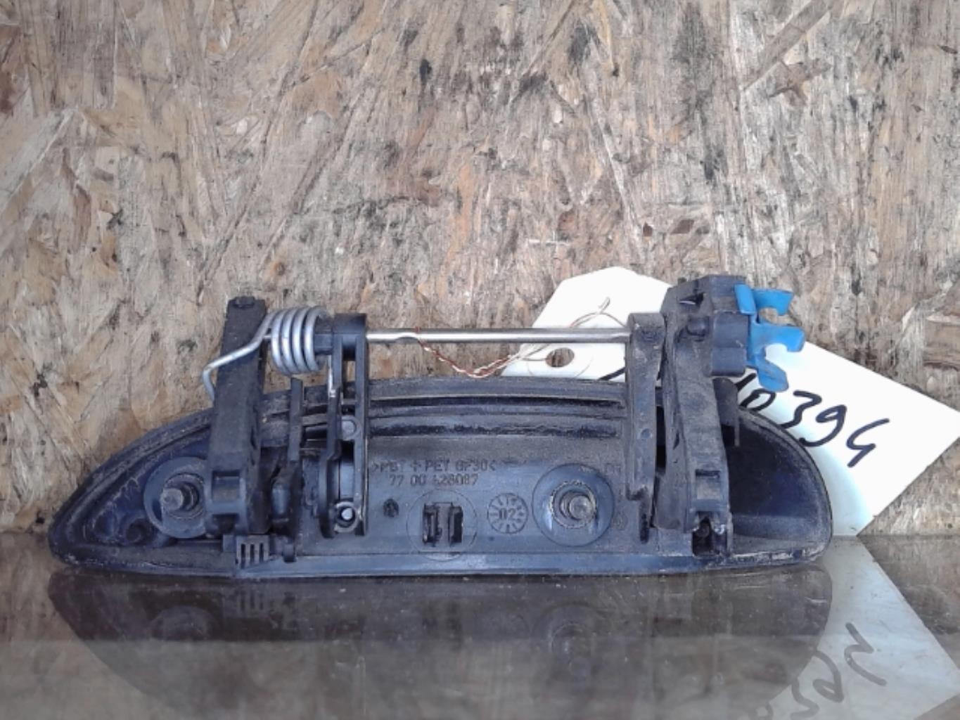 Poignee porte avant droit RENAULT CLIO 2 PHASE 2 Essence - 1