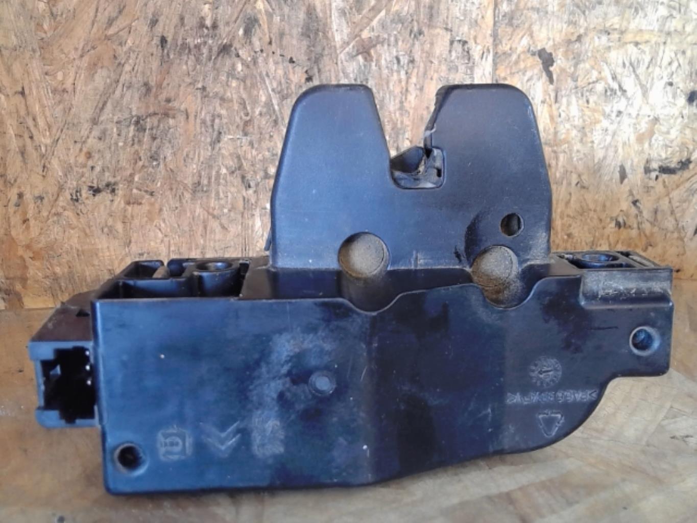 Serrure de coffre PEUGEOT 307 PHASE 1 Essence - 1