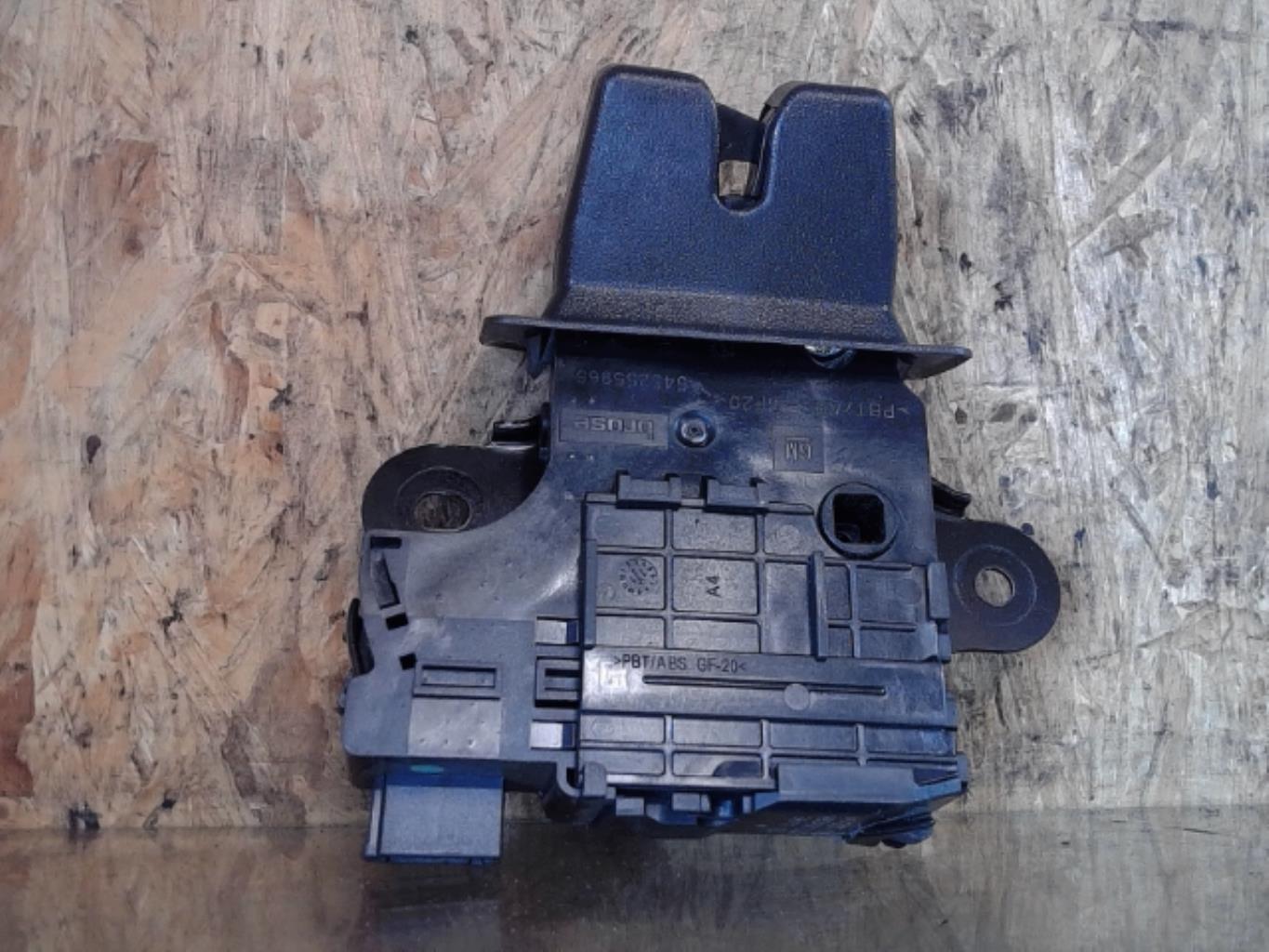 Serrure de coffre CHEVROLET CRUZE PHASE 1 Diesel - 1