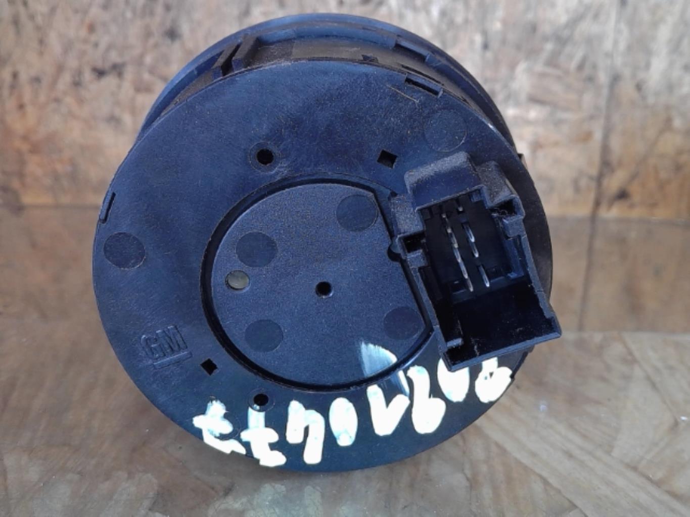 Commande de phare OPEL CORSA D PHASE 1 Diesel - 1