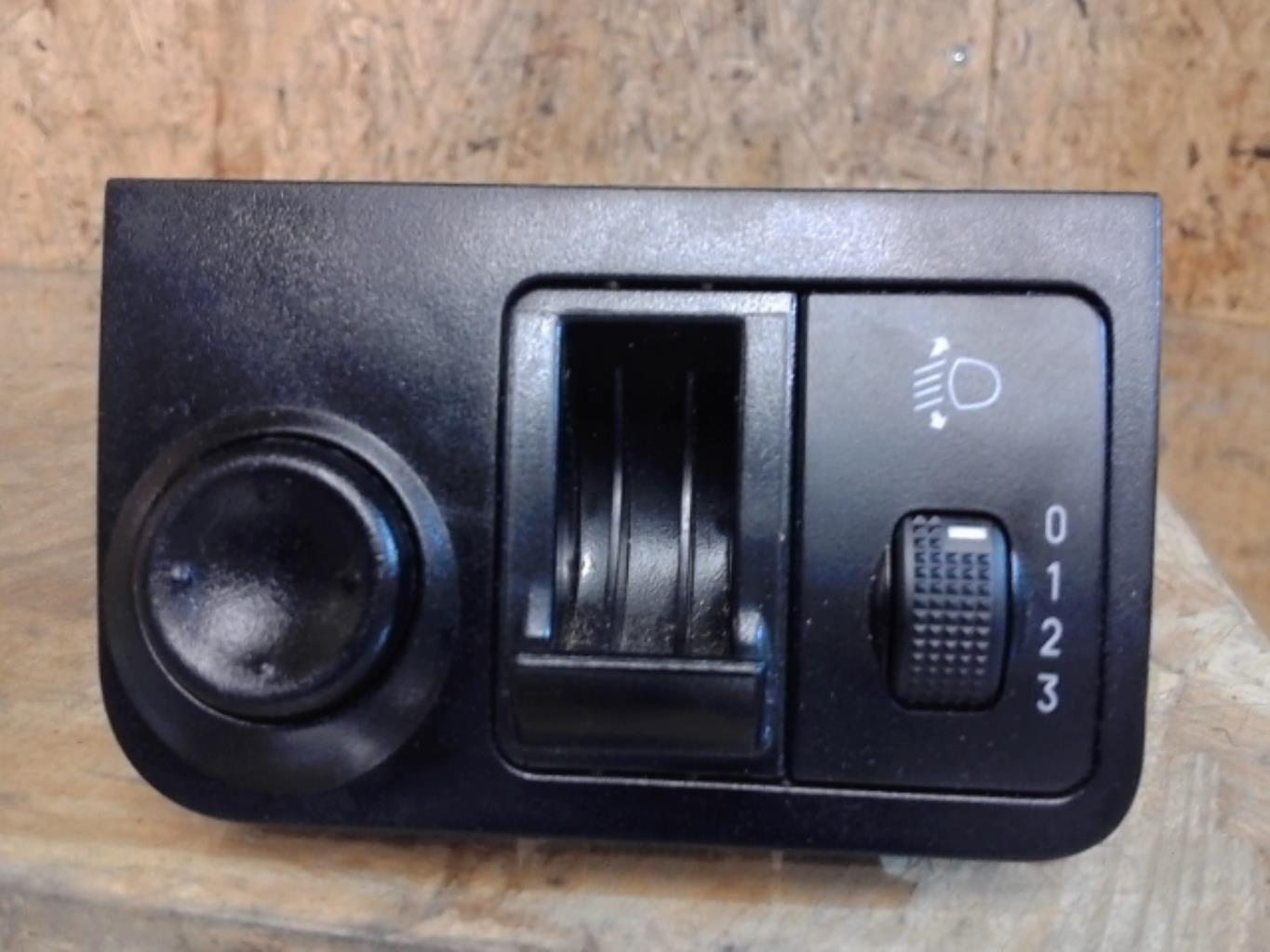 Commande de reglage hauteur de phare CHEVROLET MATIZ 2 Essence - 1