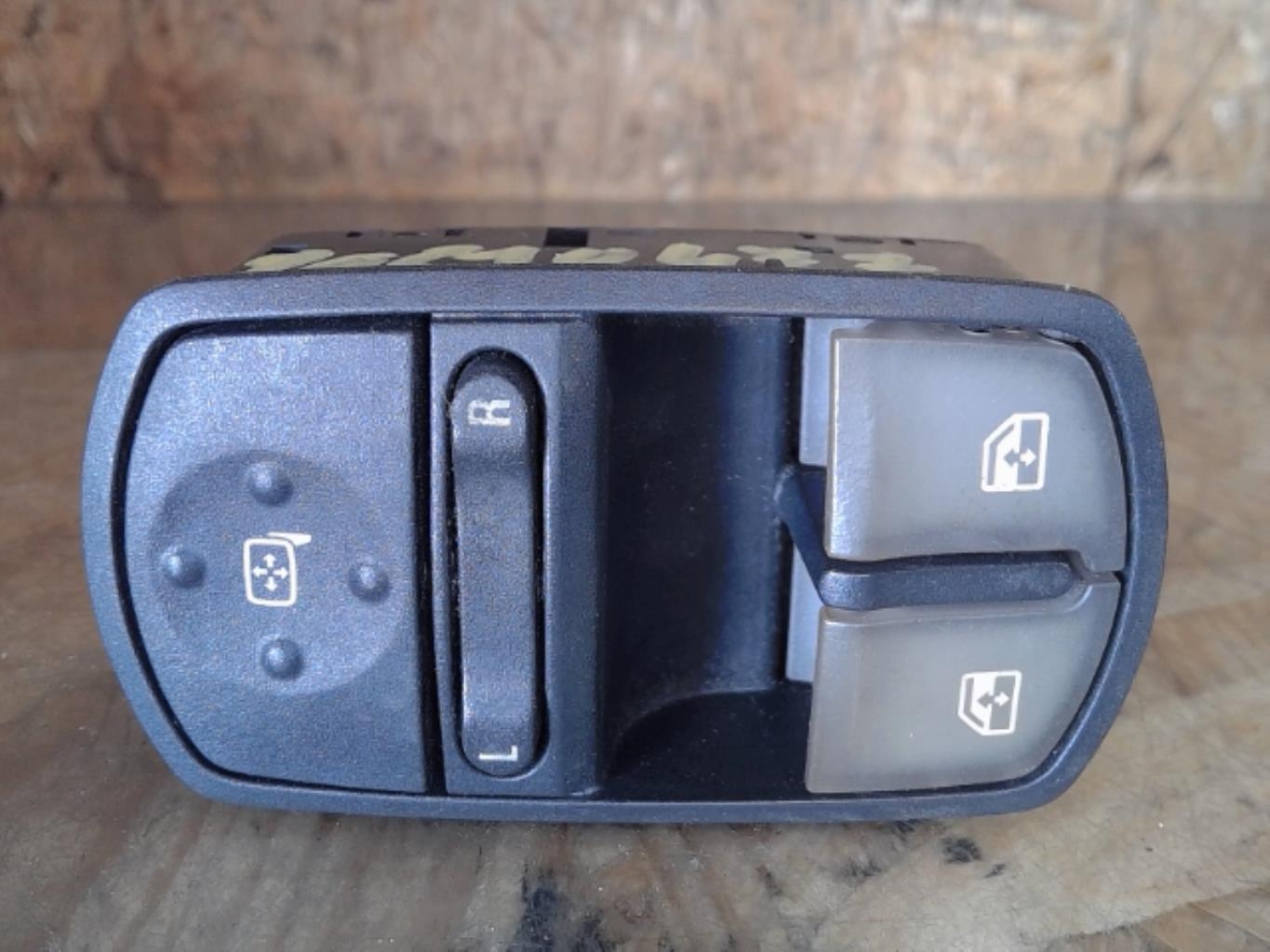 Interrupteur de leve vitre OPEL CORSA D PHASE 1 Diesel - 1