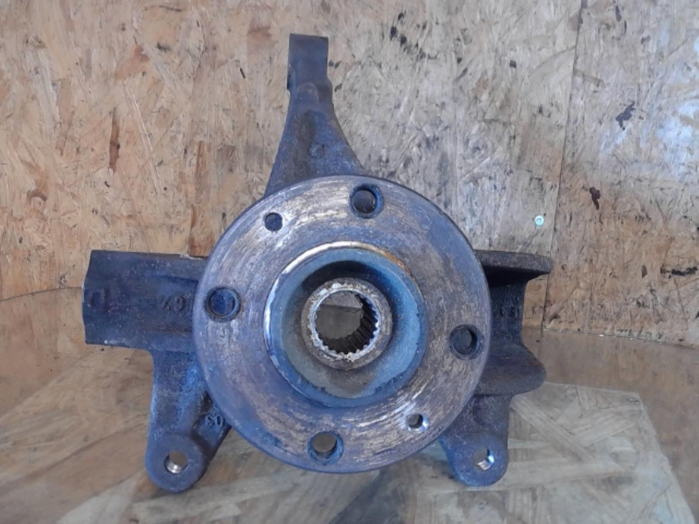 Moyeu avant droit RENAULT MEGANE 2 PHASE 1 Diesel - 1