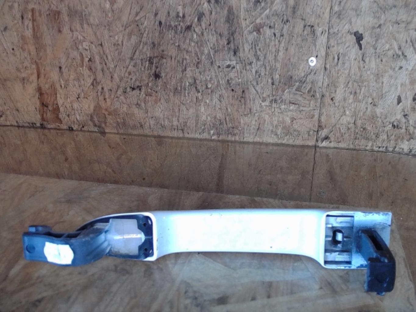Poignee porte avant droit RENAULT CLIO 4 PHASE 2 Diesel - 1