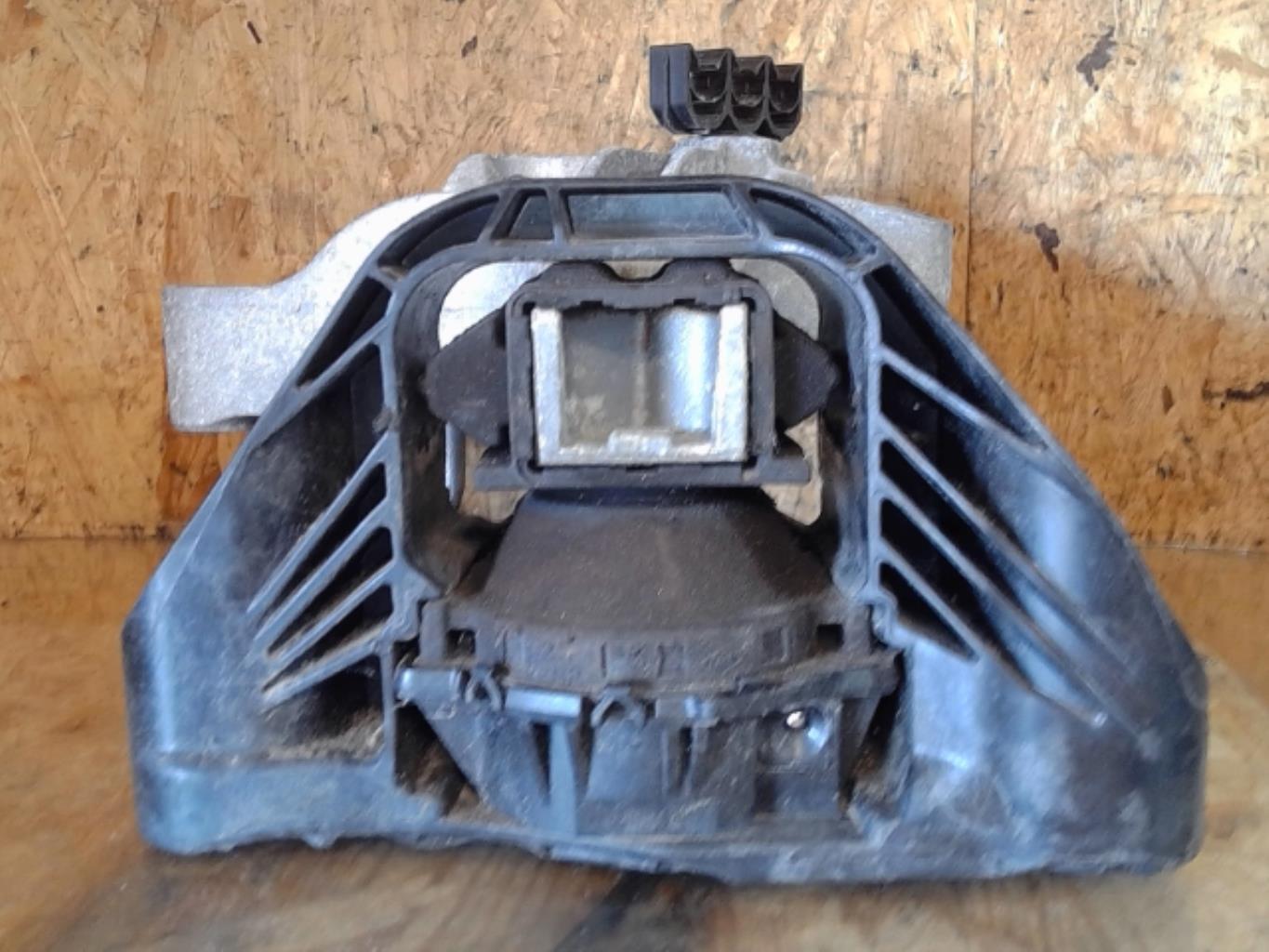 Support moteur droit RENAULT CLIO 4 PHASE 2 Diesel - 1