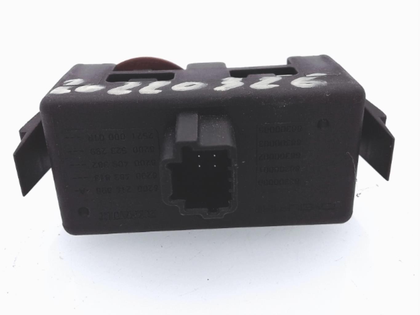 Bouton de warning RENAULT CLIO 3 PHASE 1 Diesel - 1
