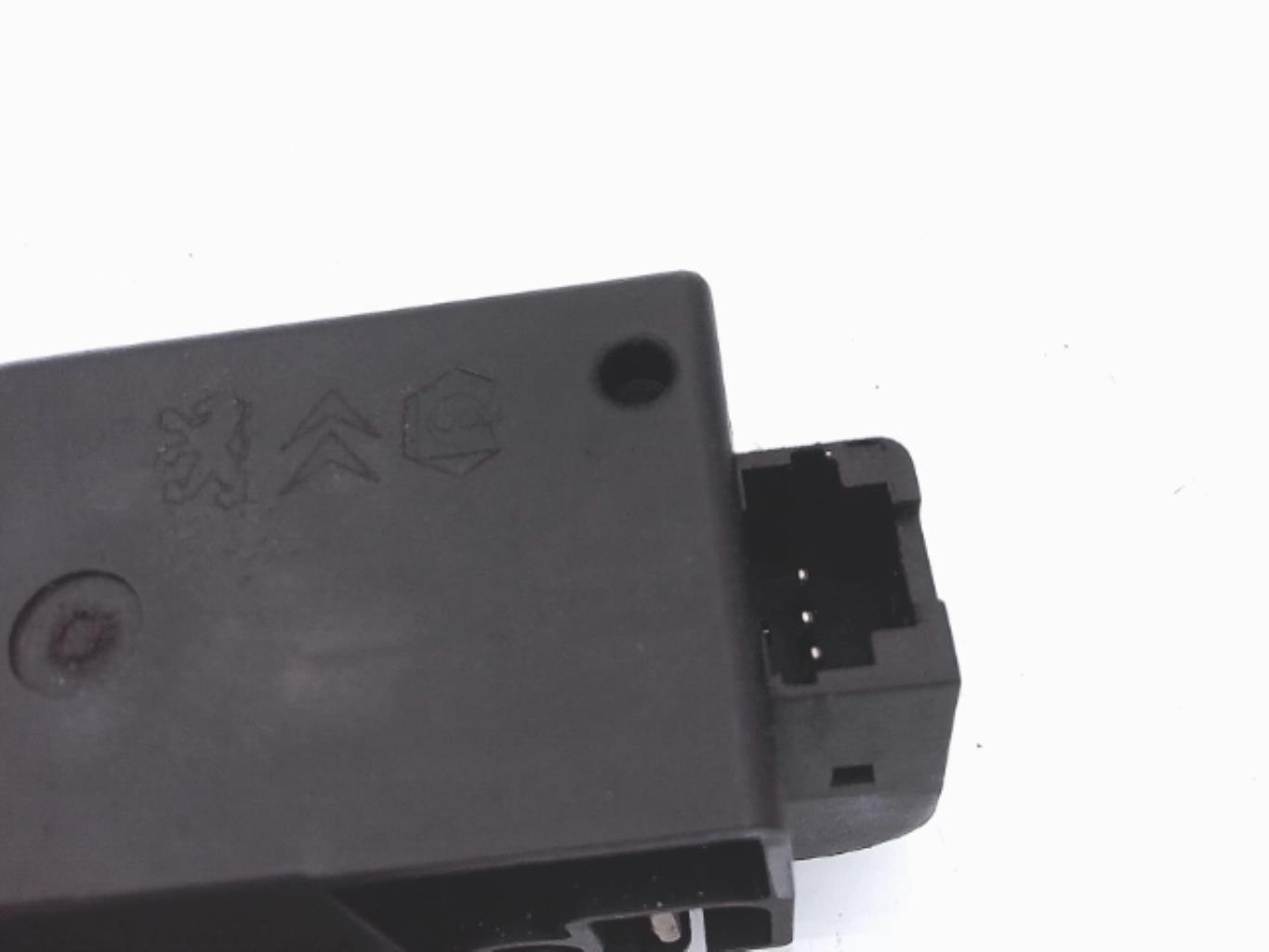 Serrure de hayon CITROEN C4 1 PHASE 1 Diesel - 1