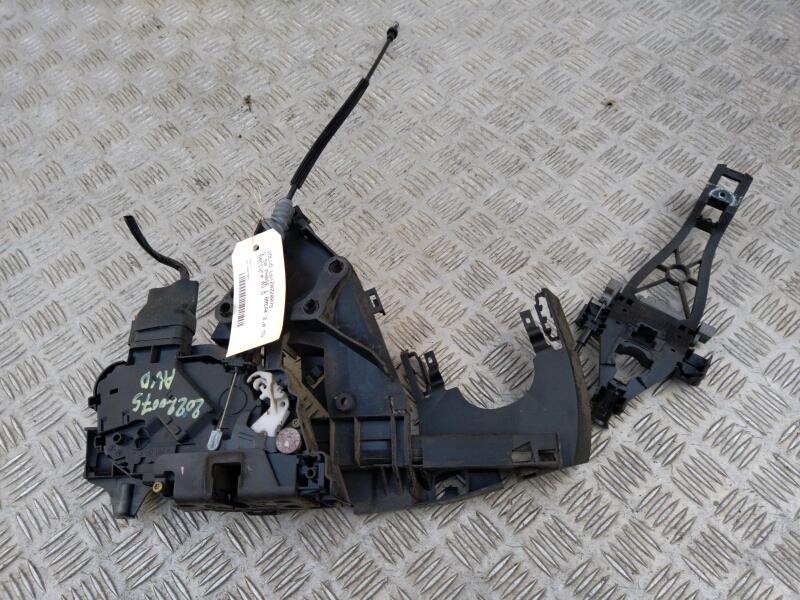 Serrure avant droit VOLVO V 50 PHASE 1 BREAK Diesel - 1
