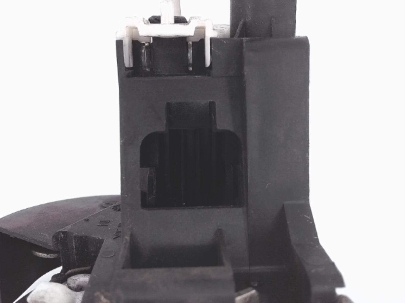 Serrure avant droit RENAULT CLIO 2 PHASE 2 Diesel - 1