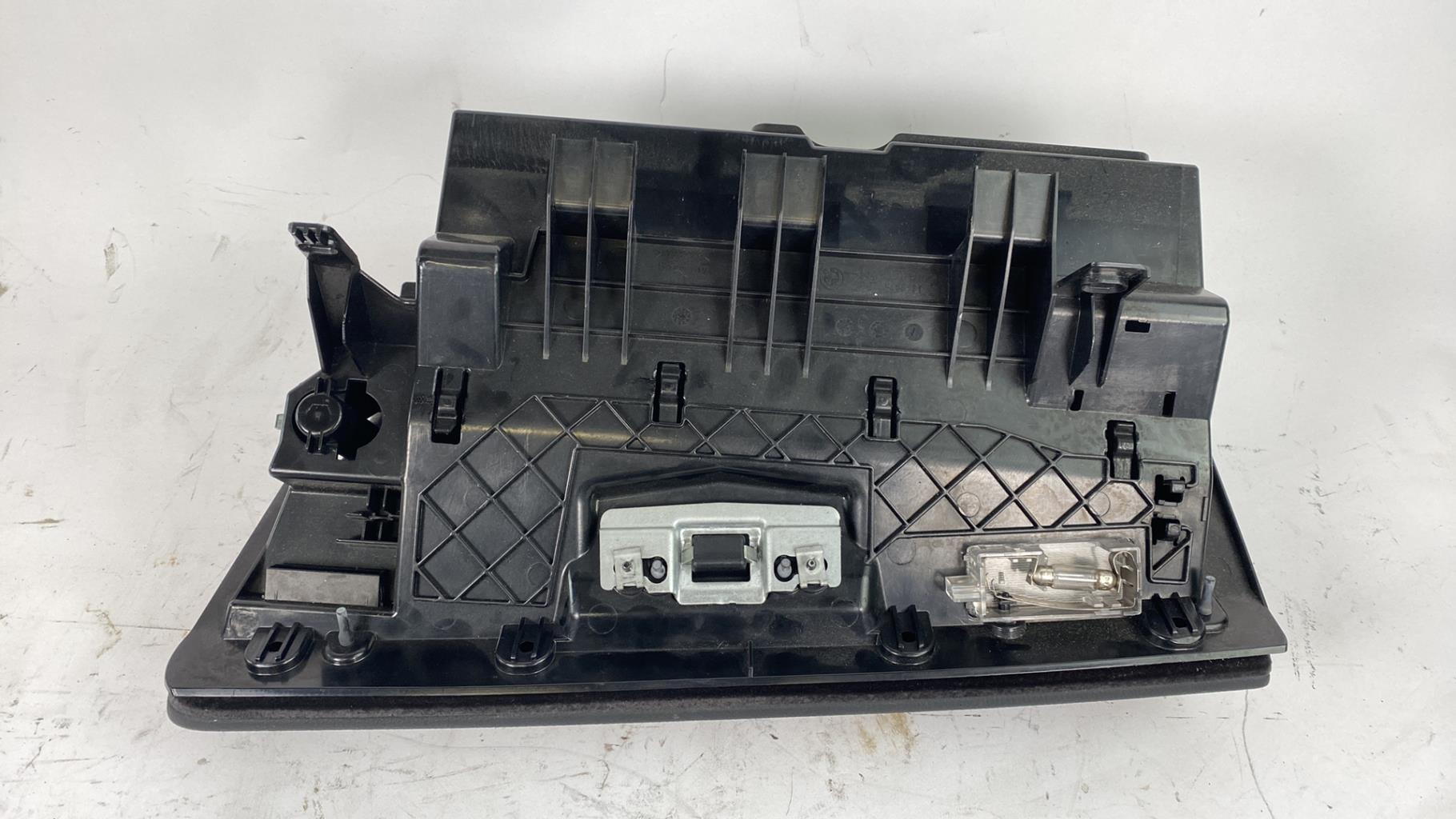 Boite a gants BMW SERIE 3 E91 TOURING PHASE 1 BREAK Diesel - 1