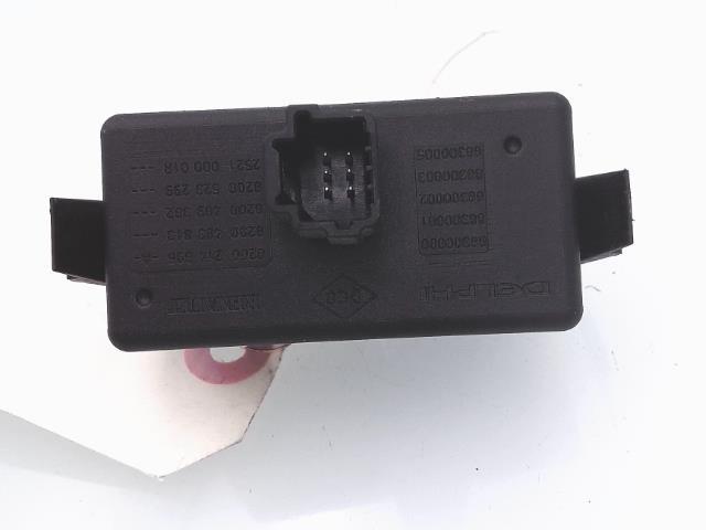 Bouton de warning RENAULT CLIO 3 PHASE 2 Diesel - 1