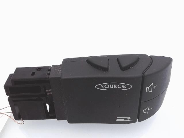 Commande autoradio RENAULT TWINGO 2 PHASE 1 Essence - 1