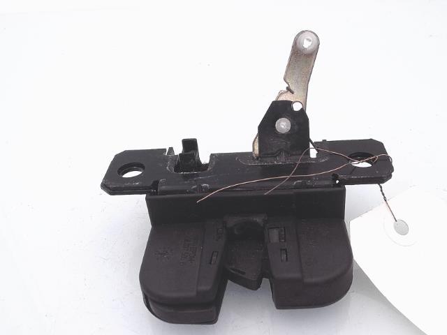 Serrure de coffre VOLKSWAGEN GOLF 4 Diesel - 1