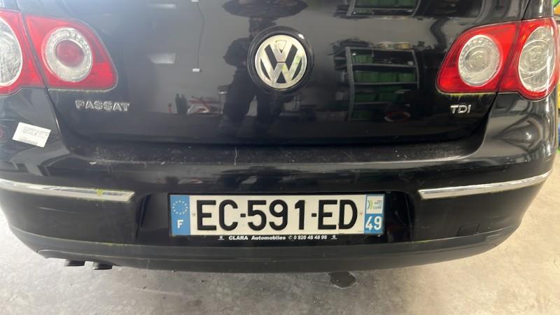 Pare choc arriere VOLKSWAGEN PASSAT 5 Diesel - 1