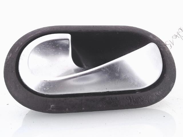 Poignee interieur avant gauche RENAULT MEGANE 2 PHASE 1 Diesel - 1