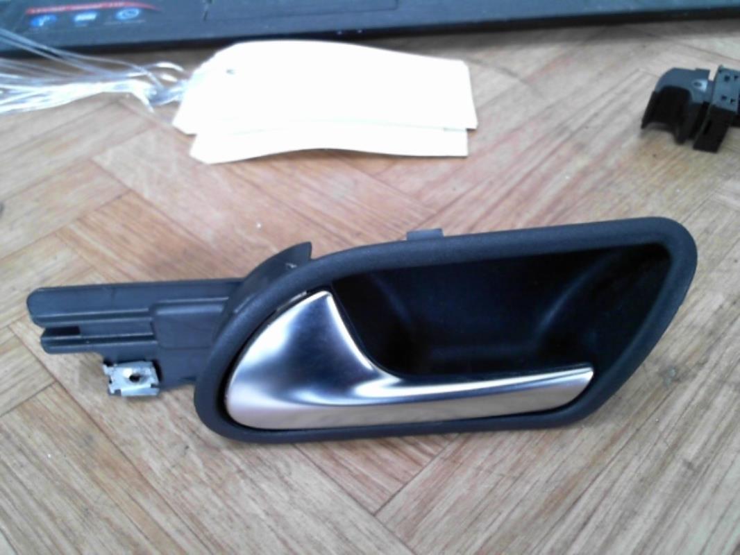 Maniglia interna posteriore sinistra VOLKSWAGEN GOLF 5 Diésel - 1