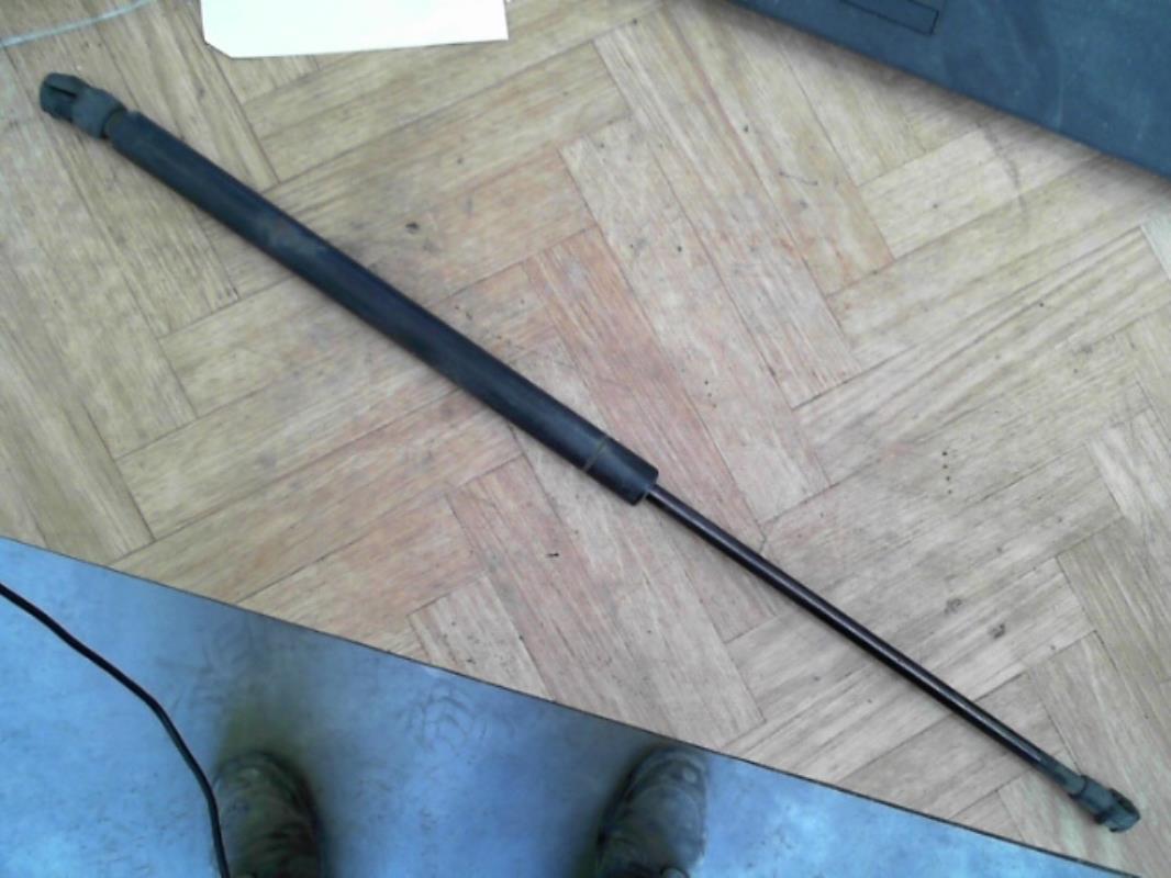 Verin de capot VOLKSWAGEN GOLF 4 CABRIOLET Essence - 1