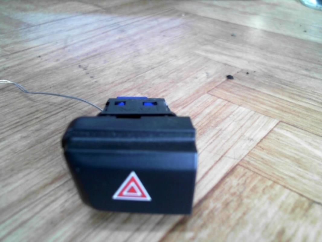 Bouton de warning PEUGEOT 2008 1 PHASE 1 Diesel - 1