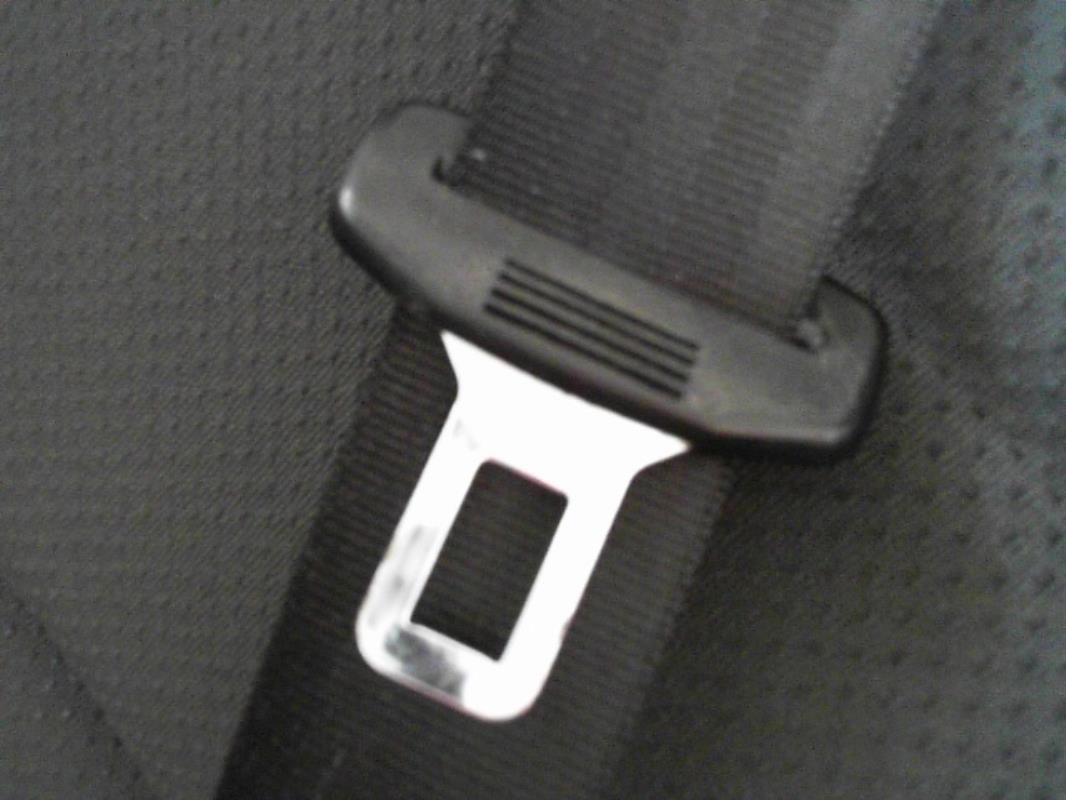 Cintura di sicurezza posteriore sinistra VOLKSWAGEN GOLF 5 Diésel - 1