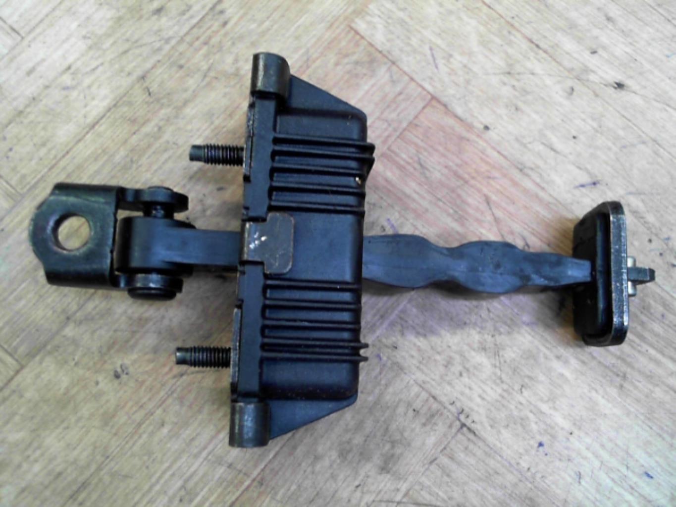 Arresto portiera anteriore destra PEUGEOT 407 COUPE Diésel - 1