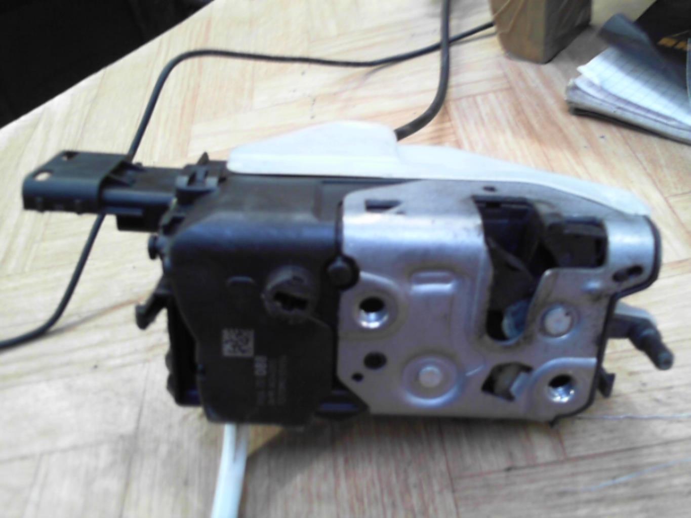 Chiusura centralizzata anteriore destra PEUGEOT 308 1 PHASE 1 CABRIOLET Diésel - 1