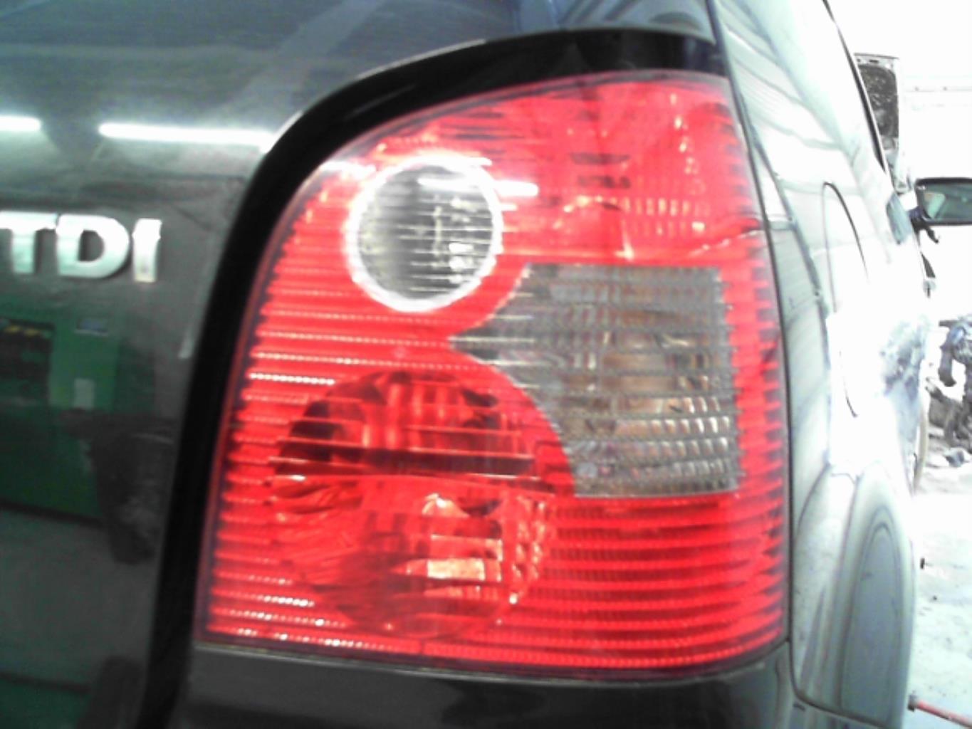 Fanale posteriore principale destro (luci) VOLKSWAGEN POLO 4 PHASE 1 Diésel - 1