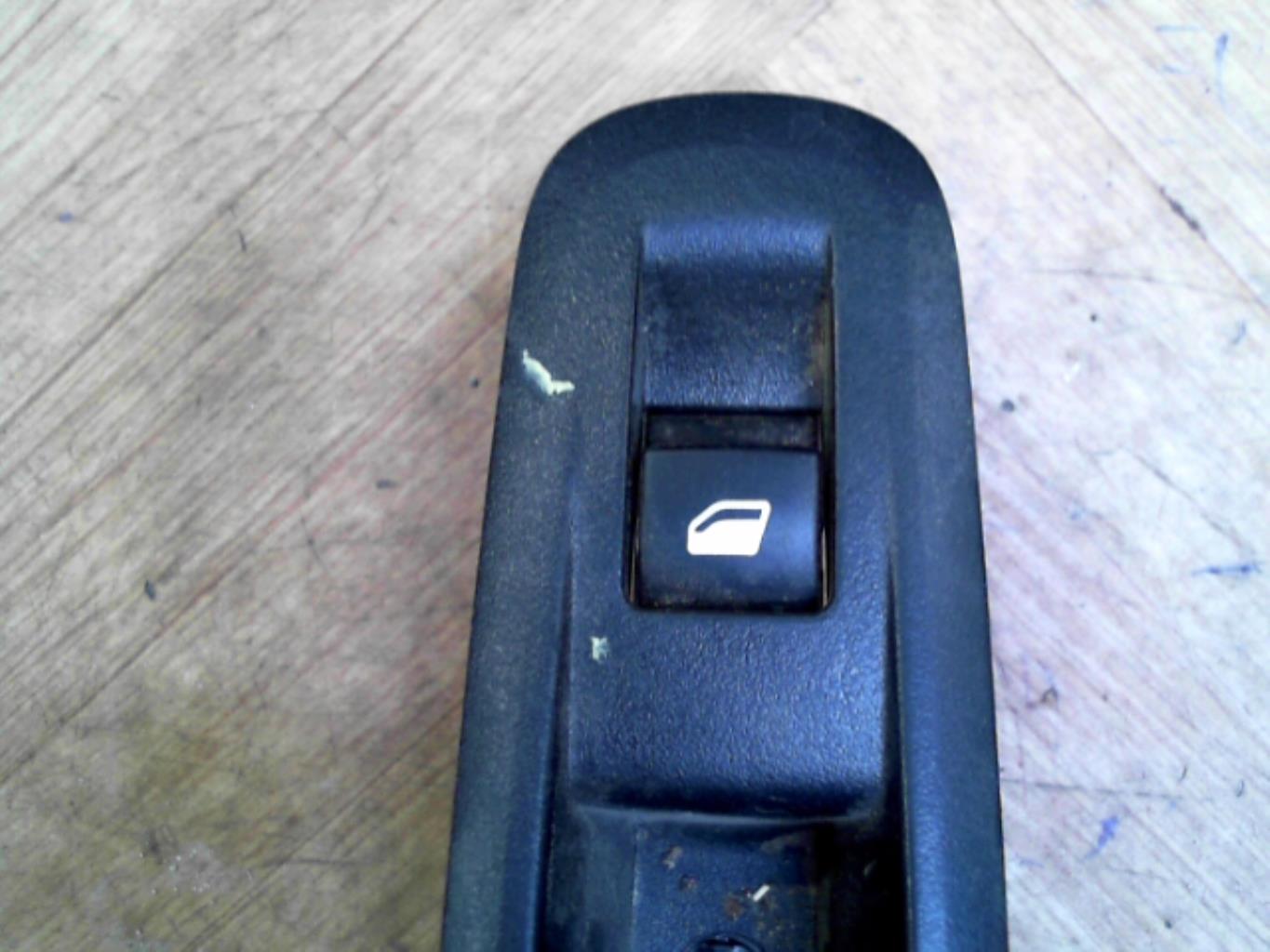 Interruttore lavacristalli posteriore sinistro PEUGEOT 308 2 PHASE 1 Gasolina - 1