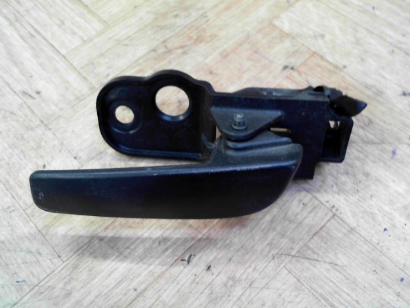 Maniglia interna anteriore destra PEUGEOT BIPPER Diésel - 1