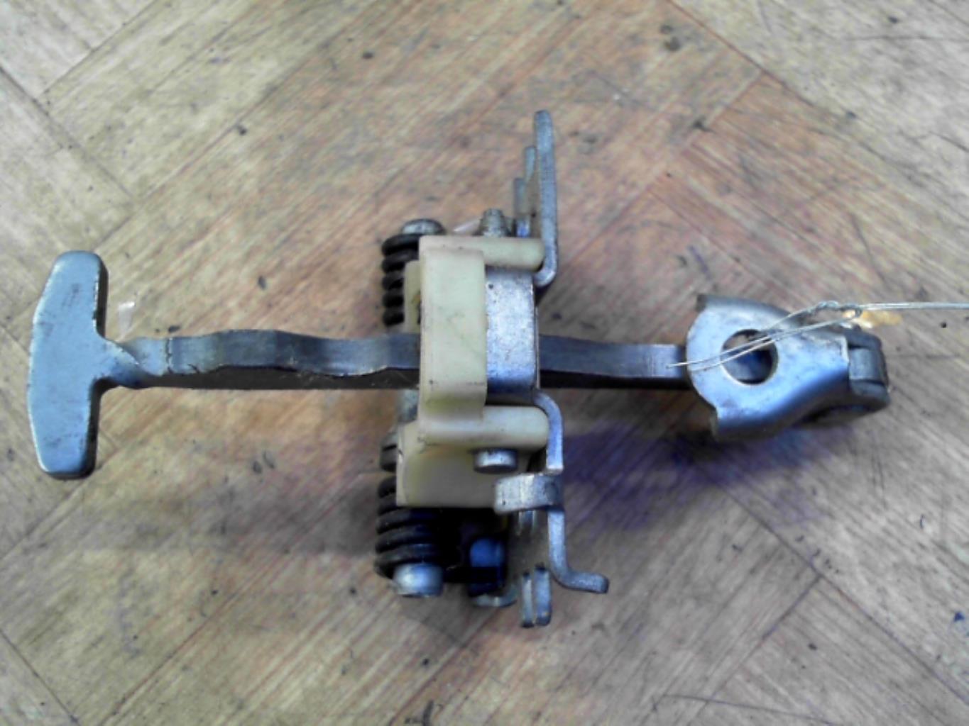 Arresto portiera posteriore sinistra RENAULT SCENIC 3 PHASE 1 Diésel - 1