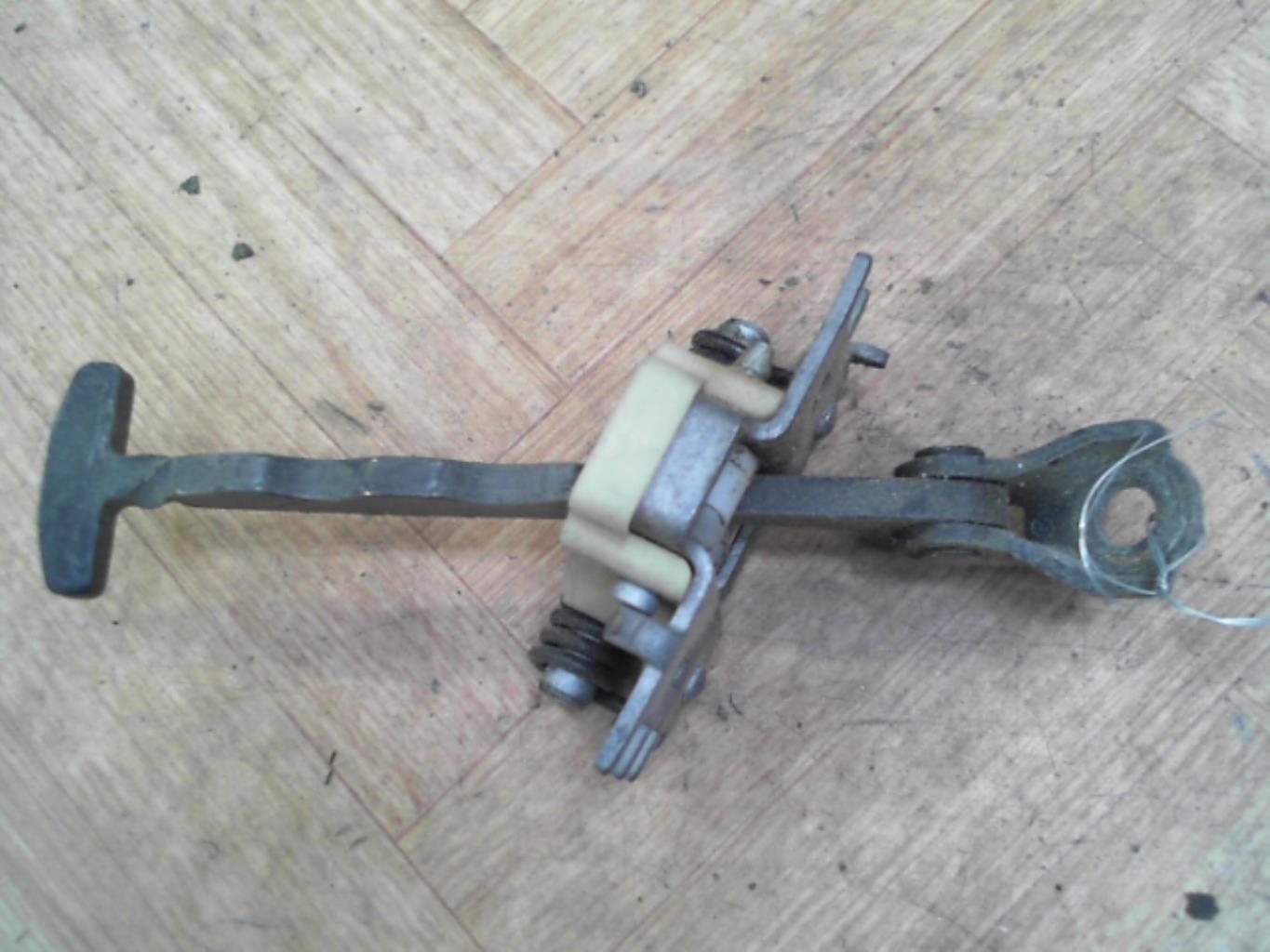 Arresto portiera anteriore destra RENAULT MEGANE 3 PHASE 1 Diésel - 1