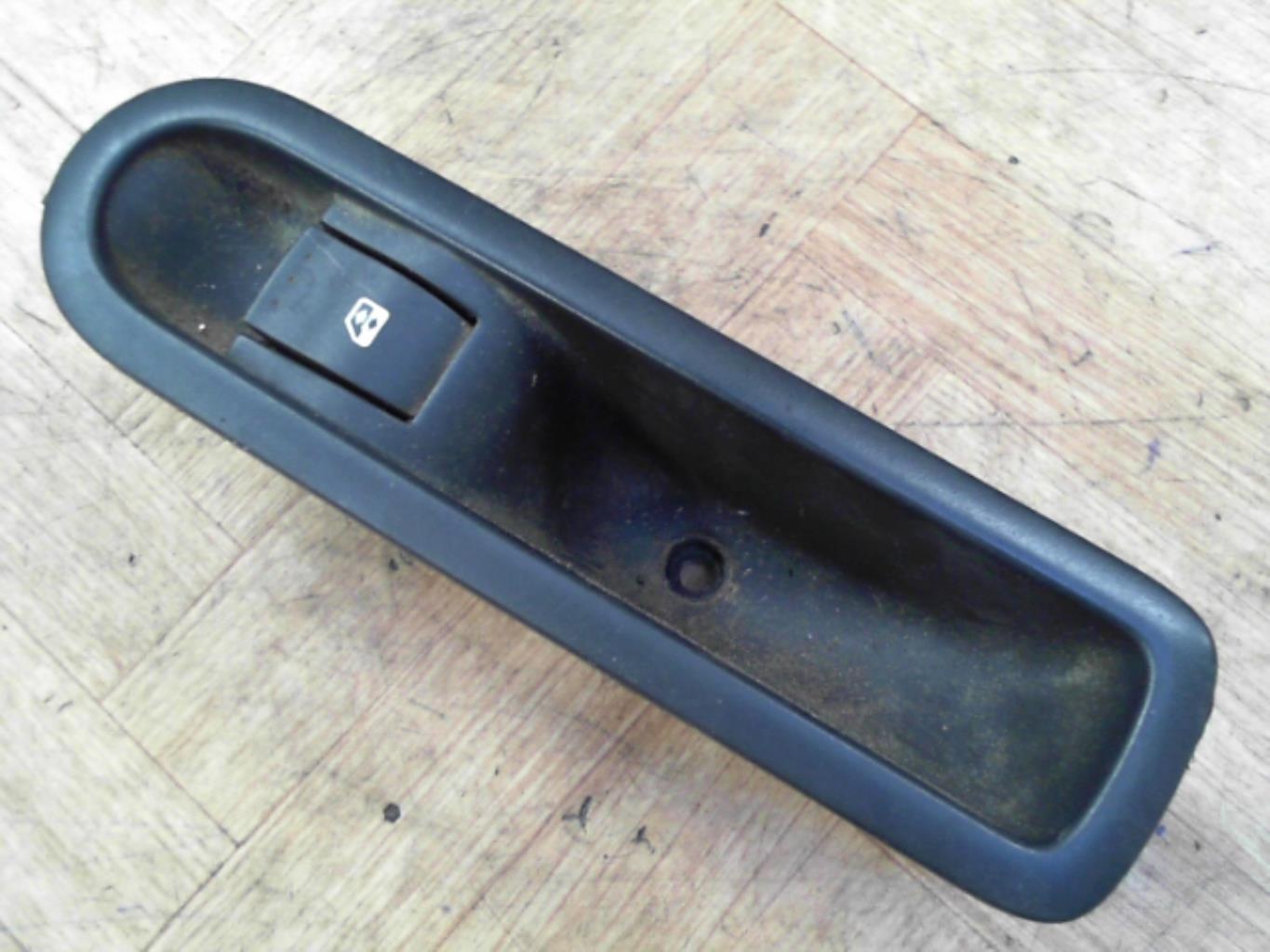 Interruttore lavacristalli posteriore sinistro RENAULT SCENIC 2 PHASE 1 Diésel - 1