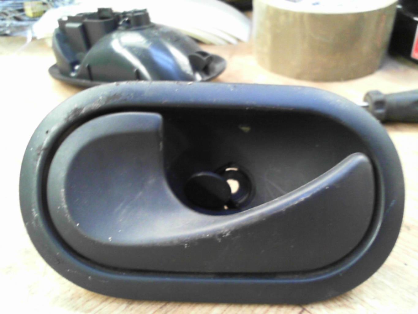 Maniglia interna posteriore sinistra RENAULT SCENIC 2 PHASE 1 Diésel - 1