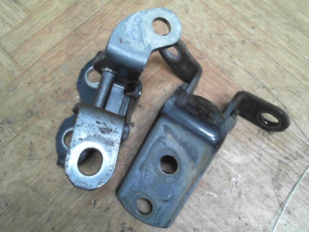 Cerniera portiera posteriore sinistra TOYOTA RAV4 3 PHASE 1 Diésel - 1