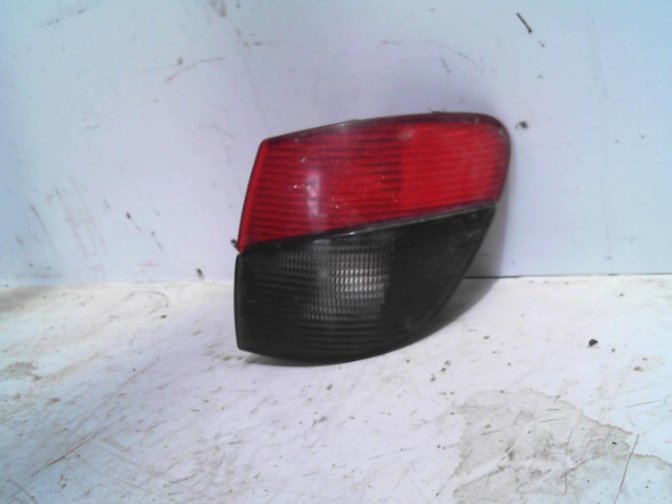 Fanale posteriore principale destro (luci) PEUGEOT 406 PHASE 2 BREAK Diésel - 1