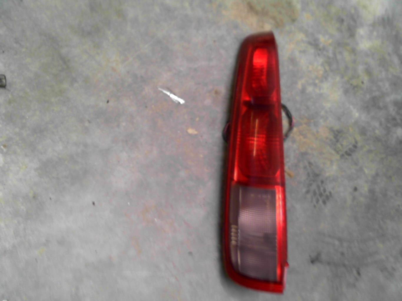 Fanale posteriore principale sinistro (luci) NISSAN X-TRAIL 1 PHASE 1 Gasolina - 1
