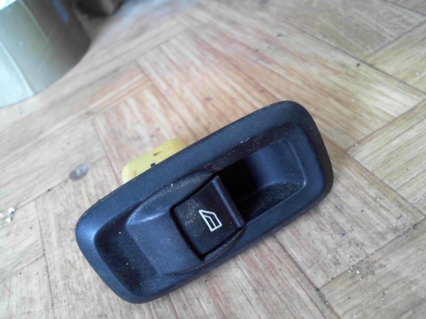 Interruttore lavacristalli anteriore destro FORD FIESTA 6 PHASE 1 Gasolina - 1