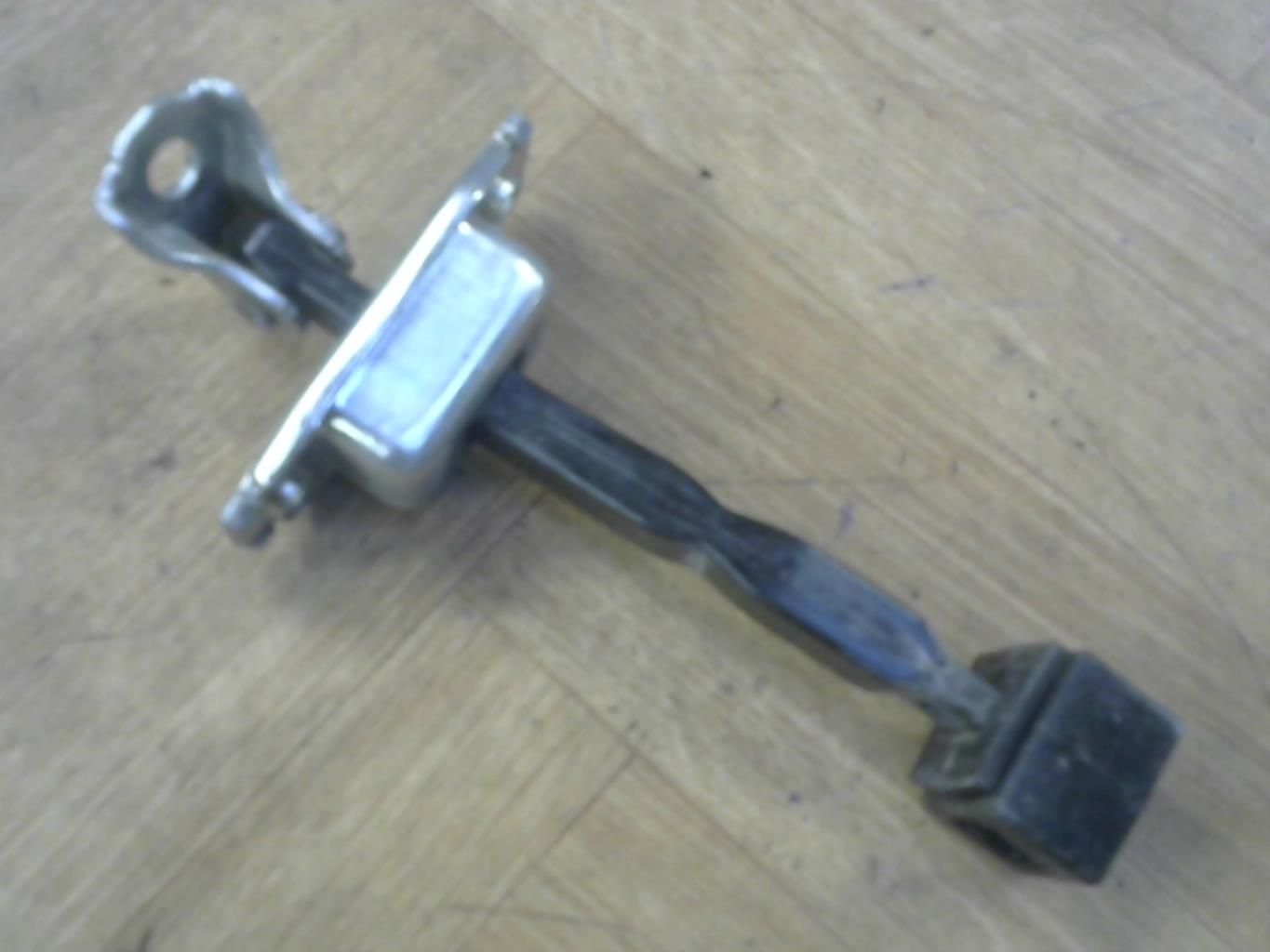 Arresto portiera posteriore destra CITROEN C-CROSSER Diésel - 1