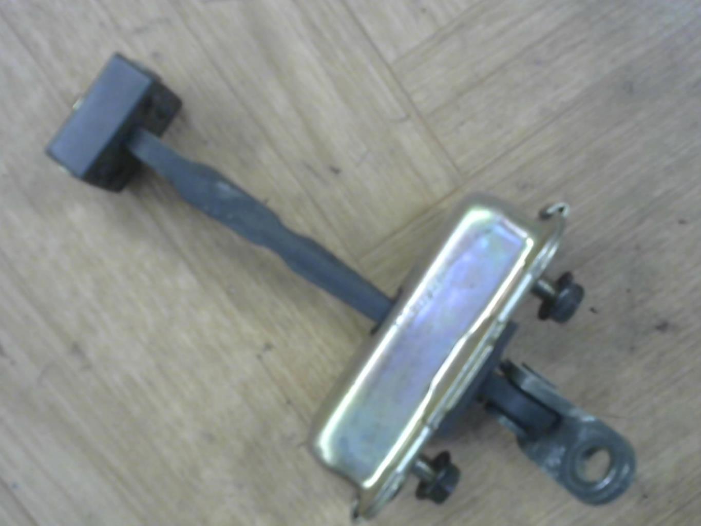 Arresto portiera posteriore sinistra SSANGYONG STAVIC Diésel - 1