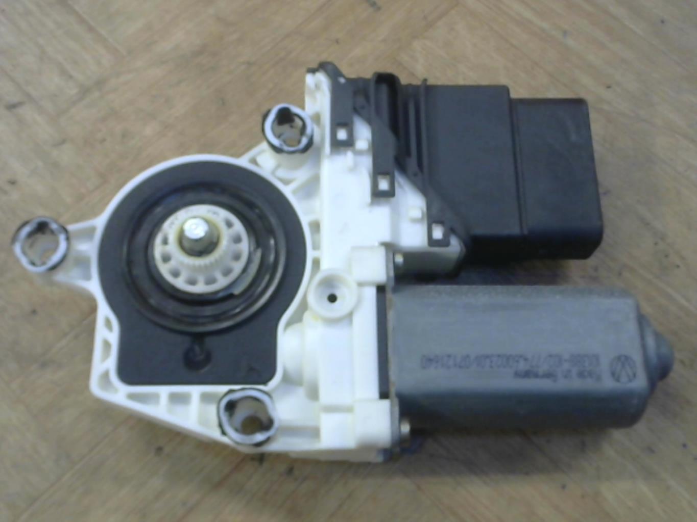 Motore alzacristalli posteriore destro VOLKSWAGEN GOLF 4 Diésel - 1