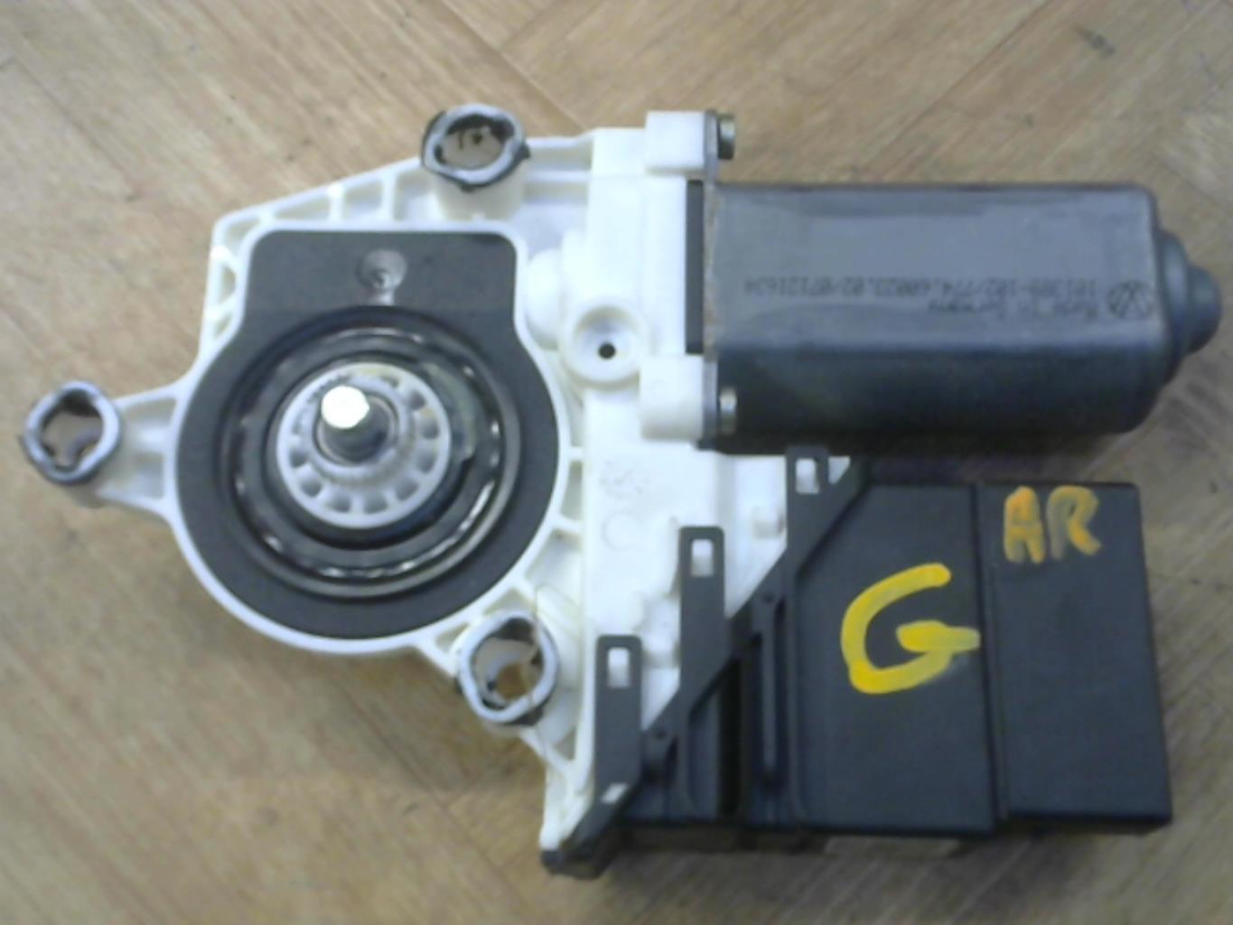 Motore alzacristalli posteriore sinistro VOLKSWAGEN GOLF 4 Diésel - 1