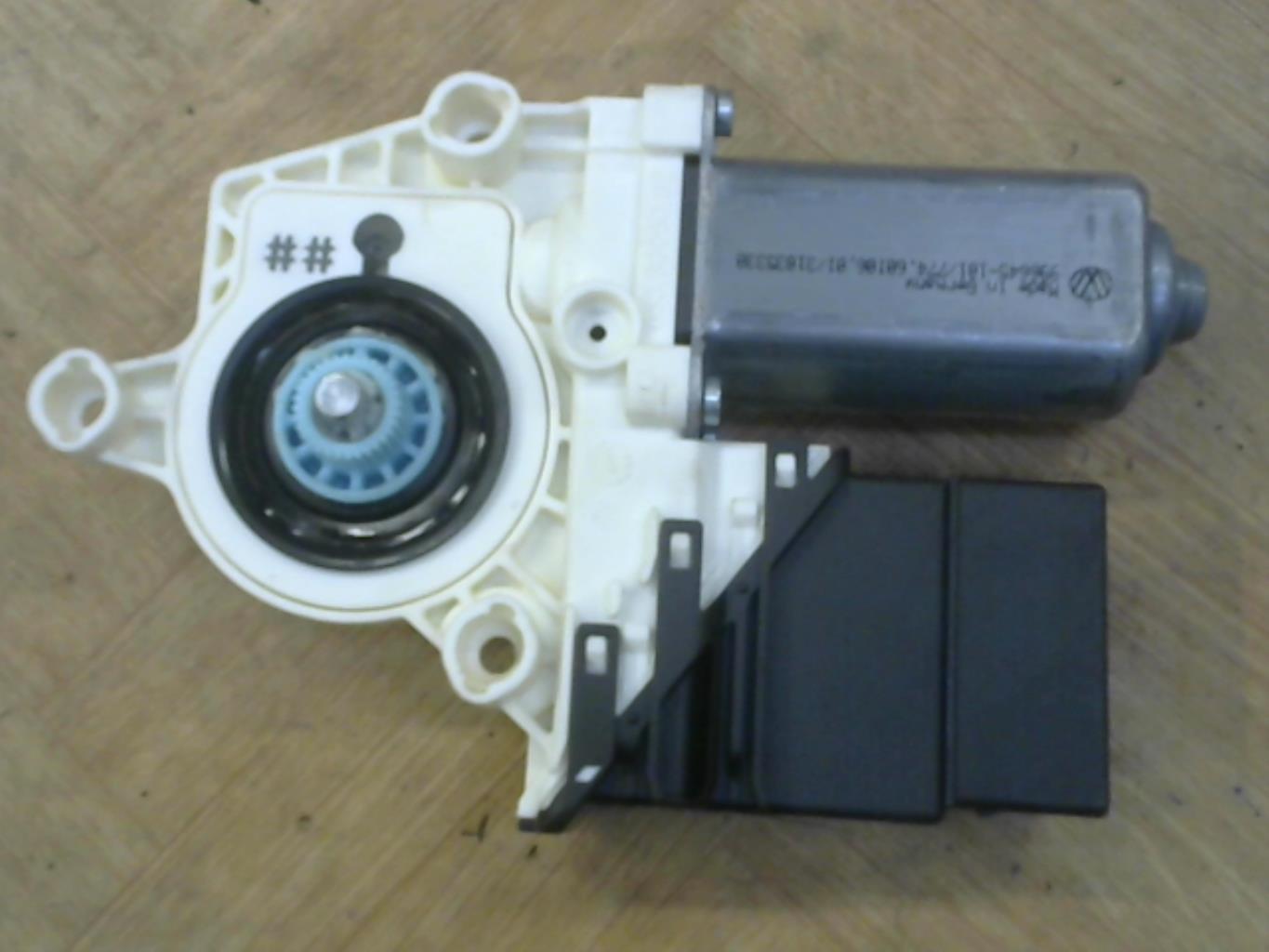 Motore alzacristalli posteriore sinistro VOLKSWAGEN TOURAN 1 PHASE 1 Diésel - 1