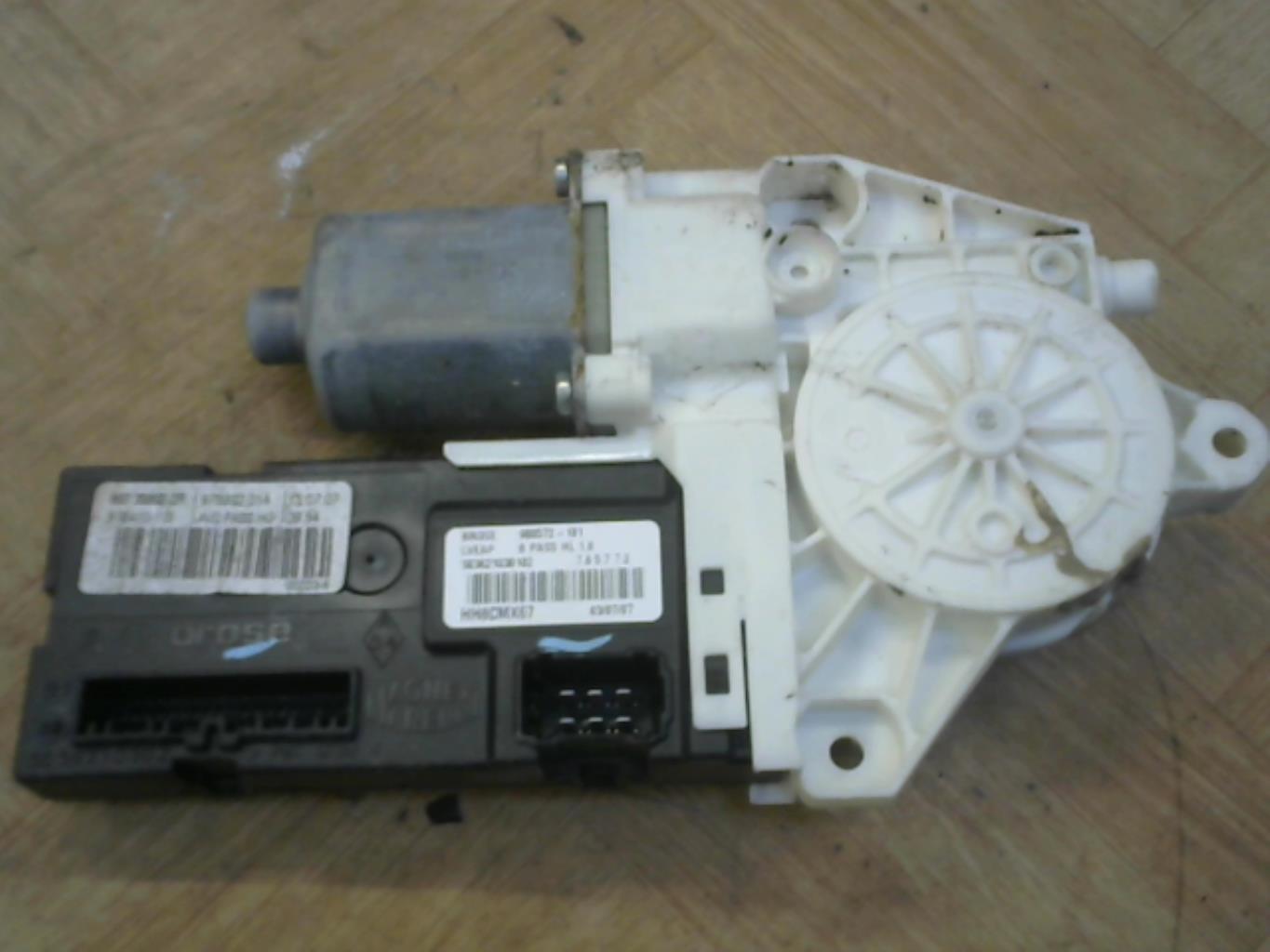 Motore alzacristalli anteriore destro RENAULT LAGUNA 3 PHASE 1 Diésel - 1