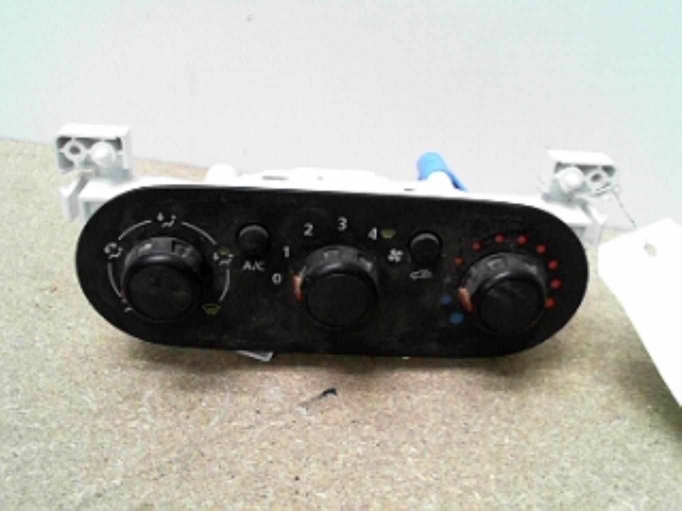 Commande chauffage RENAULT TRAFIC 3 Diesel - 1