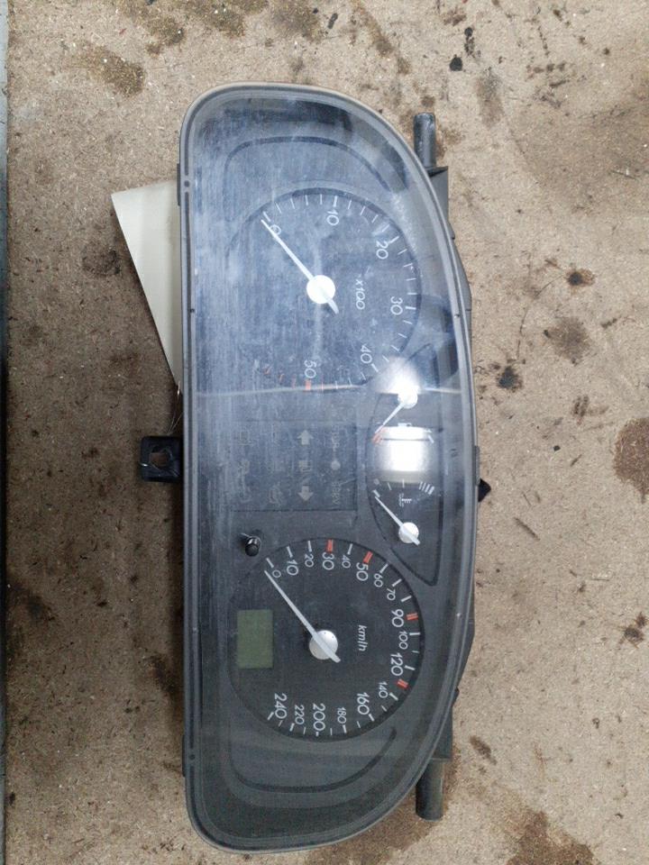 Compteur RENAULT LAGUNA 2 PHASE 1 BREAK Diesel - 1