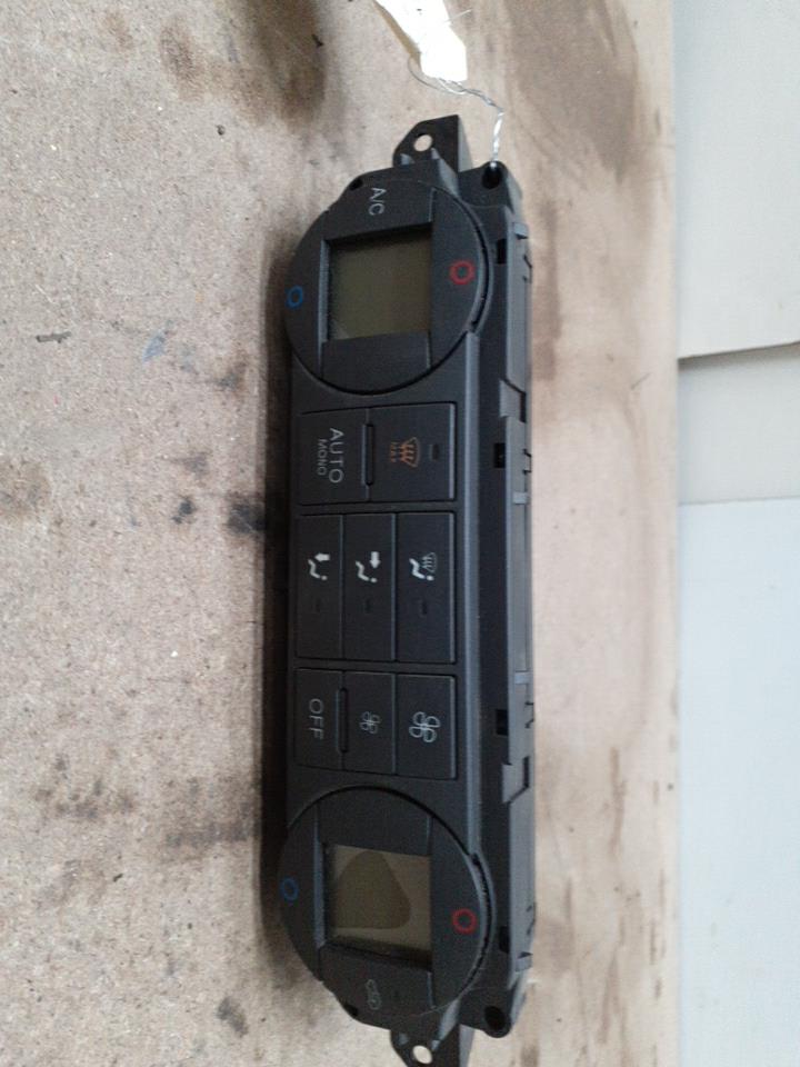 Commande chauffage FORD FOCUS 2 PHASE 1 Essence - 1