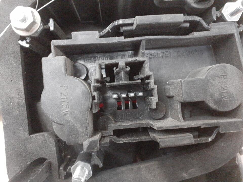 Fanale posteriore principale sinistro (luci) RENAULT MEGANE 1 PHASE 1 Gasolina - 1