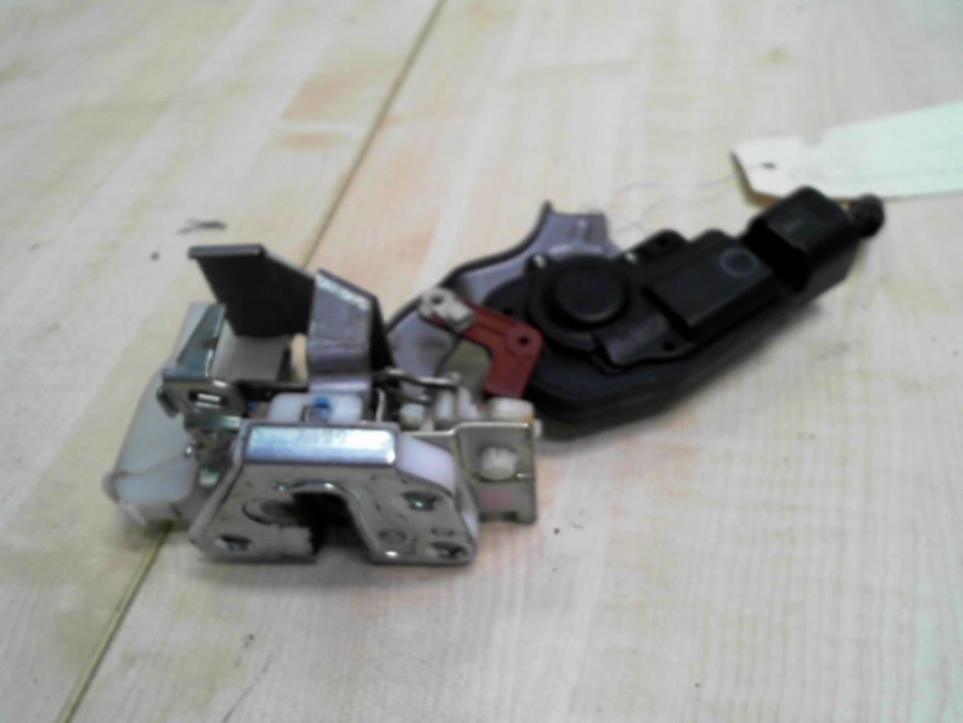 Chiusura centralizzata posteriore destra PEUGEOT 107 PHASE 1 Gasolina - 1