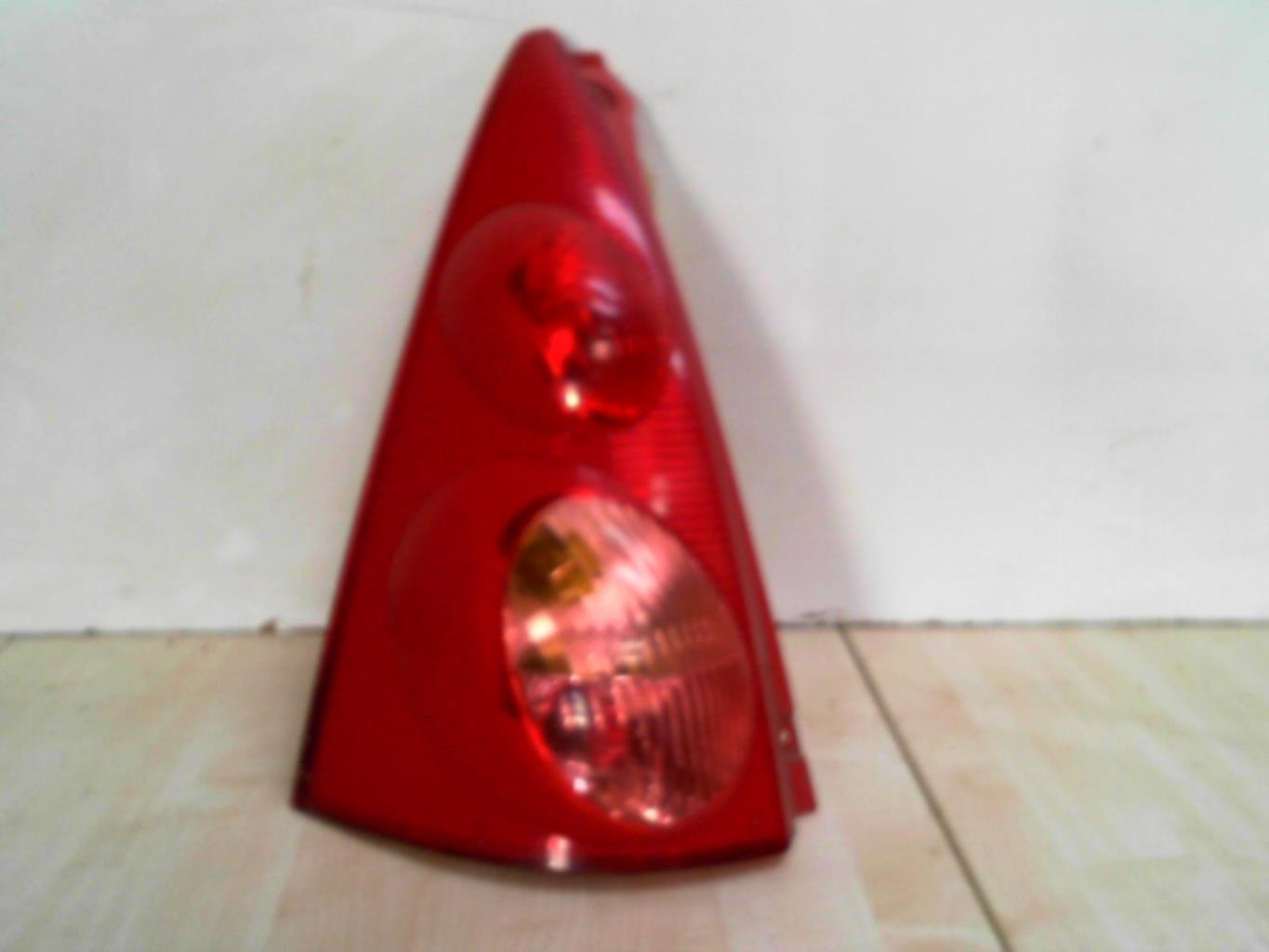 Fanale posteriore principale sinistro (luci) PEUGEOT 107 PHASE 1 Gasolina - 1