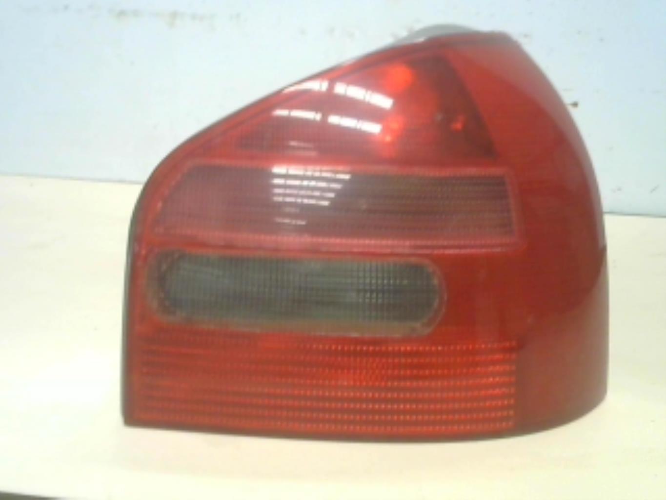 Fanale posteriore principale destro (luci) AUDI A3 1 PHASE 1 Diésel - 1