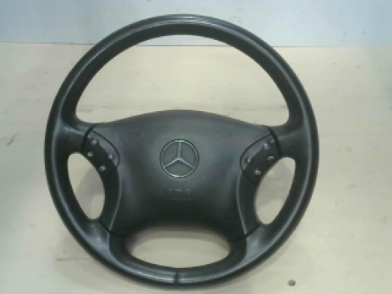Volant MERCEDES CLASSE CLC 203 COUPE Diesel - 1